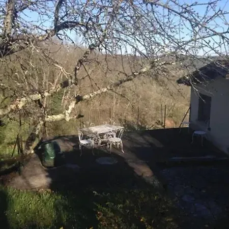 Maison Chaleureuse En Pays-de-belves Avec Terrasse Et Jardin 度假居